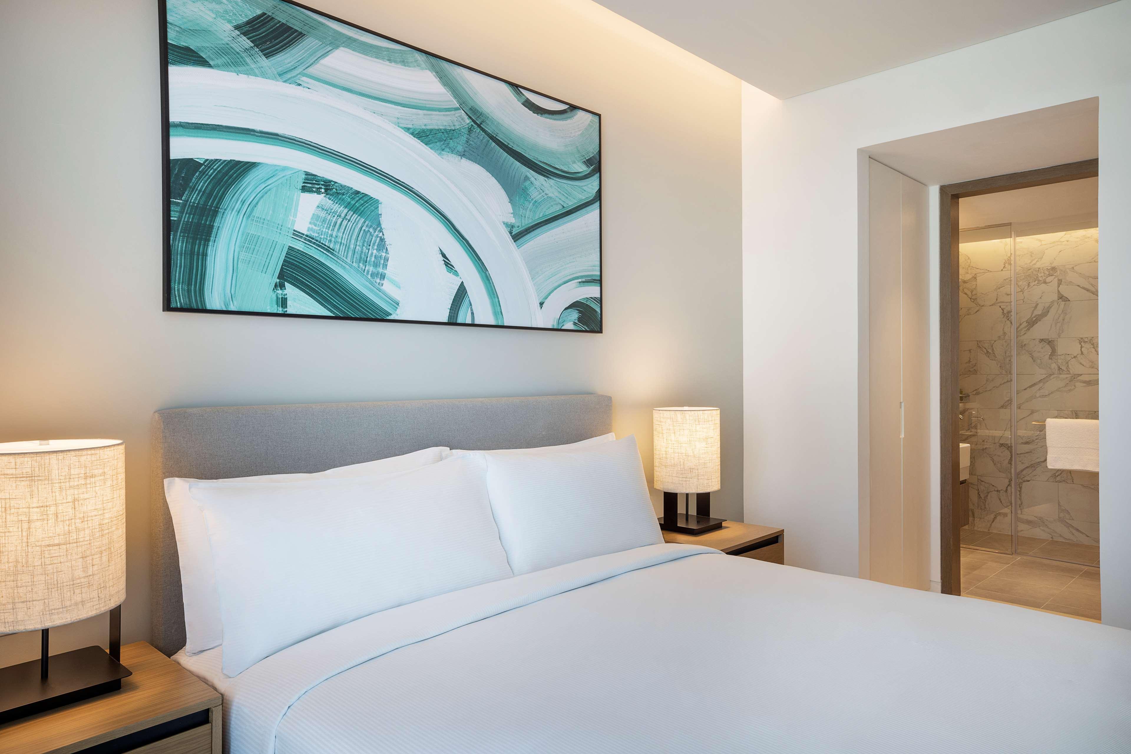 होटल के अलावा Doubletree By Hilton Yas Island Residences 4*
