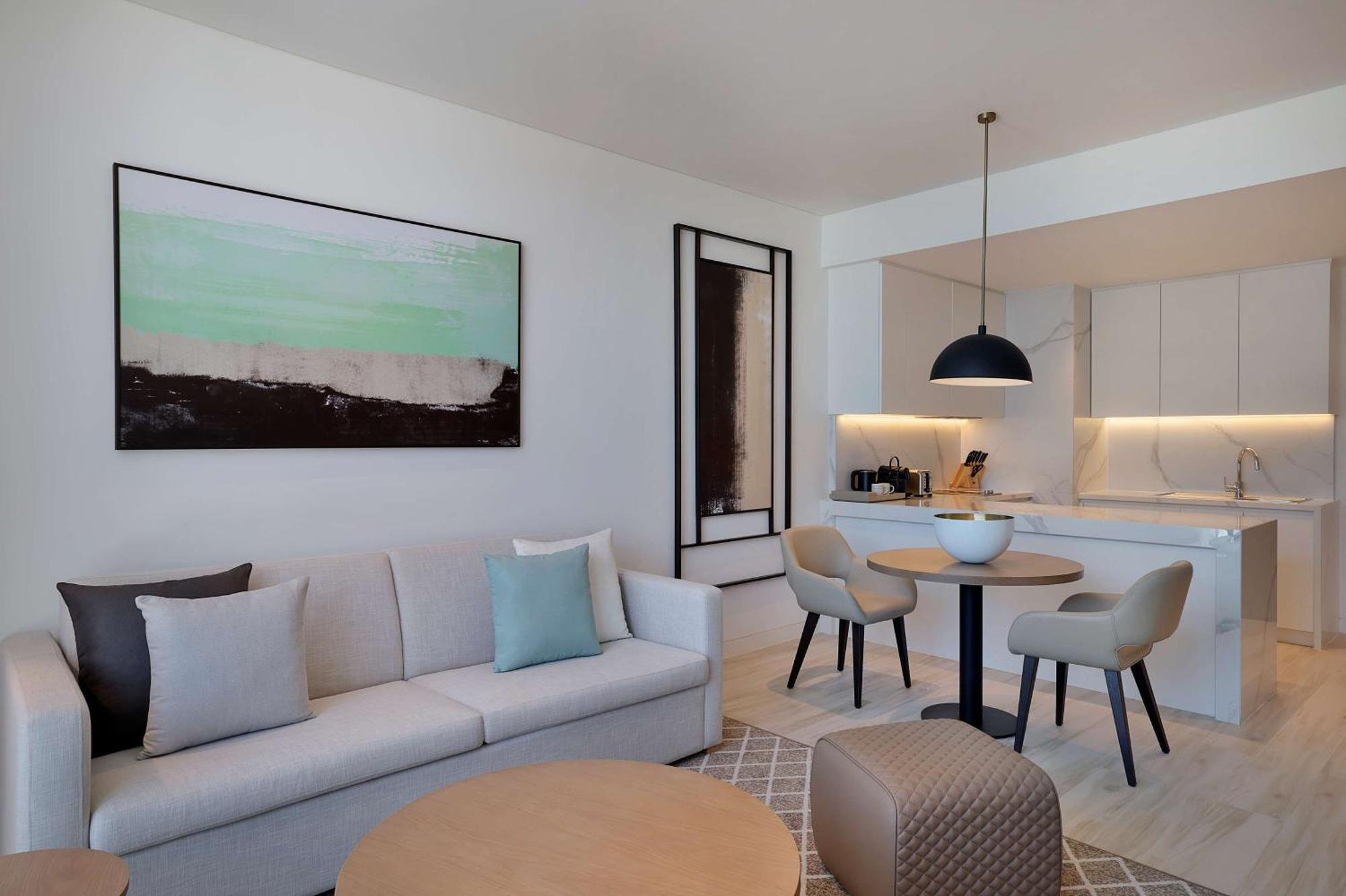होटल के अलावा Doubletree By Hilton Yas Island Residences