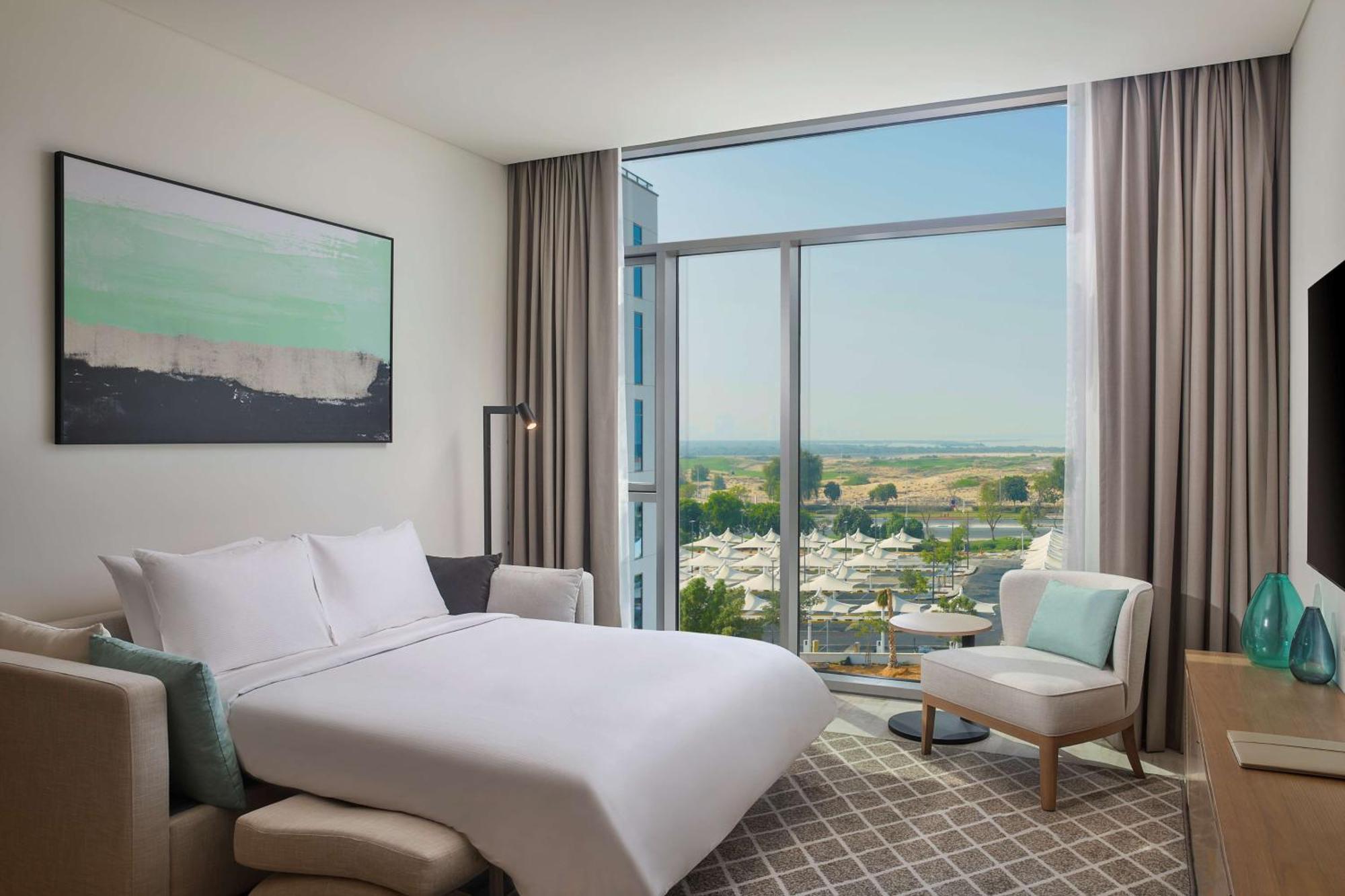 होटल के अलावा Doubletree By Hilton Yas Island Residences 4*